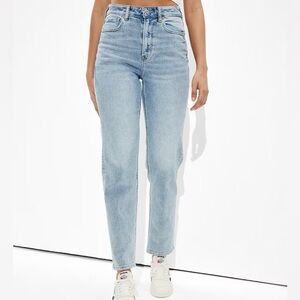 American Eagle Stretch Straight Mom Jean | Size 18 | Light wash